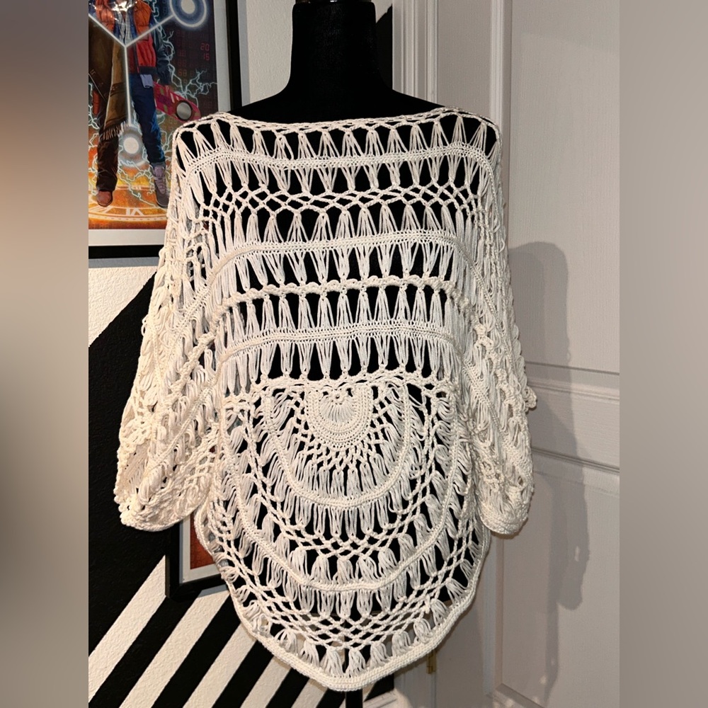 Metropark - White Crochet Top - Women’s Size Medium